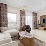 Exclusive In With 2 Parking Spaces, Desk And Air Conditioned Living By Renters Prestige ורוצלב
