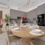 Exclusive In With 2 Parking Spaces, Desk And Air Conditioned Living By Renters Prestige * ורוצלב