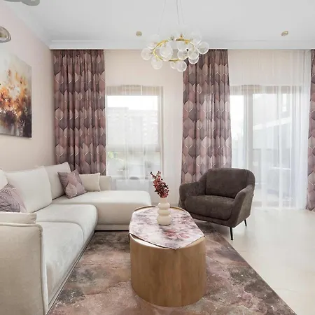 Διαμέρισμα Exclusive In With 2 Parking Spaces, Desk And Air Conditioned Living By Renters Prestige Βρότσλαβ