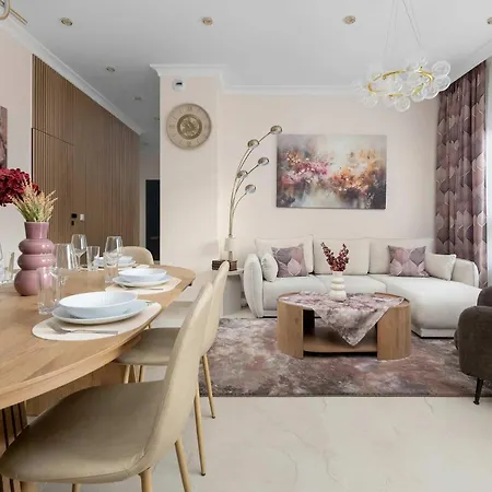 Exclusive In With 2 Parking Spaces, Desk And Air Conditioned Living By Renters Prestige Vratislav
