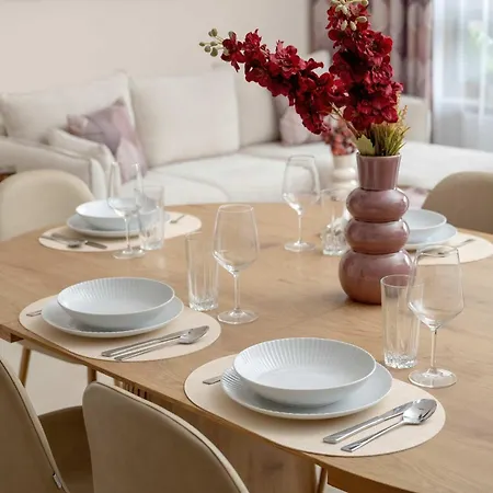 アパート Exclusive In With 2 Parking Spaces, Desk And Air Conditioned Living By Renters Prestige