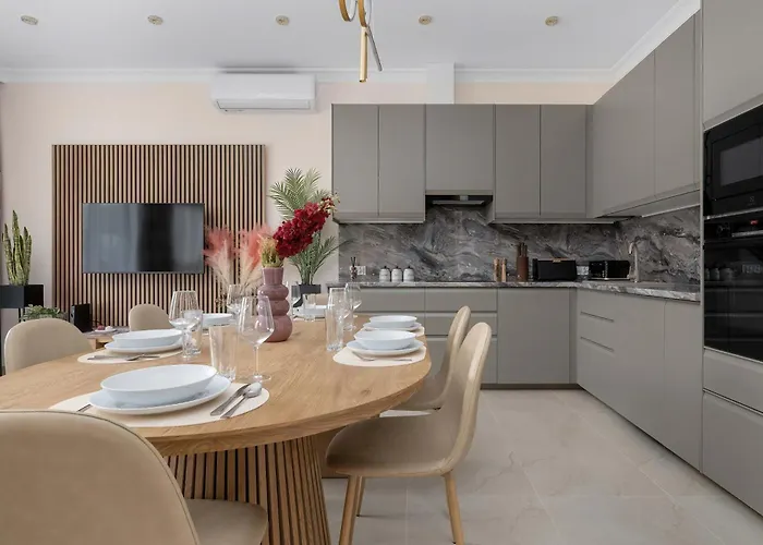 Διαμέρισμα Exclusive In With 2 Parking Spaces, Desk And Air Conditioned Living By Renters Prestige Βρότσλαβ