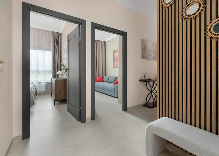 Exclusive In With 2 Parking Spaces, Desk And Air Conditioned Living By Renters Prestige Βρότσλαβ