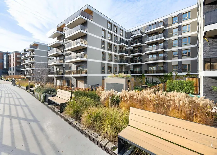 Exclusive In With 2 Parking Spaces, Desk And Air Conditioned Living By Renters Prestige Διαμέρισμα *